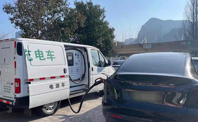 西固区汽车搭电